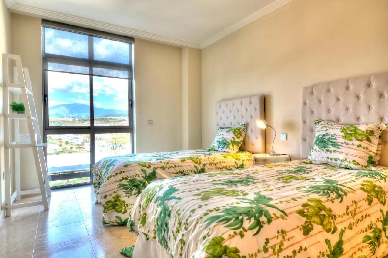Mediterranean Swing - Acosta Apartment 4, Villa Padierna Estepona Spain