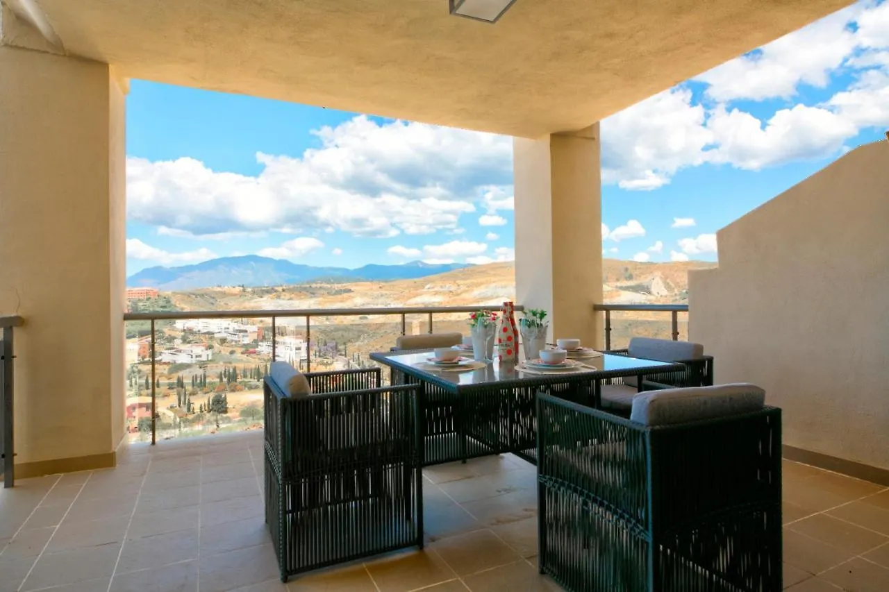 Mediterranean Swing - Acosta Apartment 4, Villa Padierna Estepona