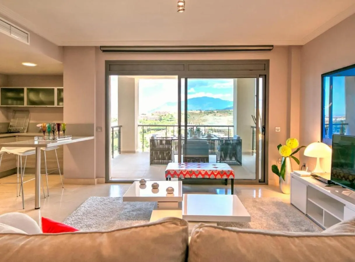 Mediterranean Swing - Acosta Apartment 4, Villa Padierna Estepona